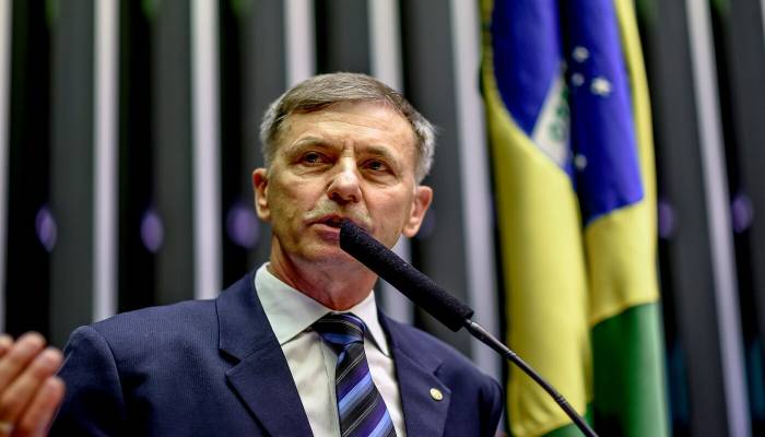 Parlemen di Brazil Himbau Pegawai Terima Gaji Dalam Bentuk Cryptocurrency
