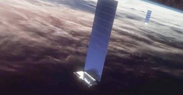 Bantu Ukraina, Elon Musk Luncurkan Satelit Starlink